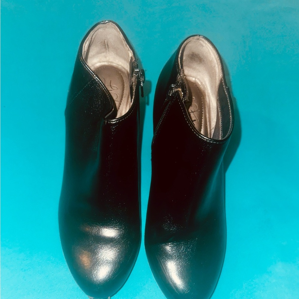 Life Stride Sleek Black Ankle Booties